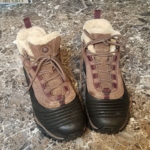 MERRELL Winter boots womens size 9